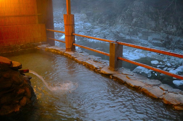 祖谷温泉の渓谷の湯