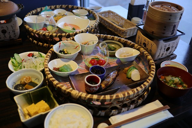 朝食