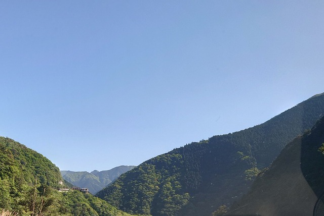 遠くから見るホテル祖谷温泉