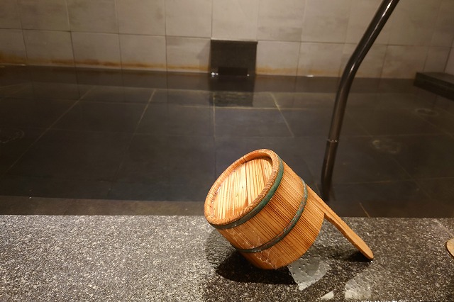 温泉と桶
