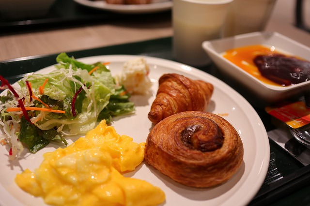 朝食ビュッフェ