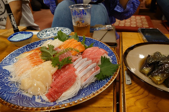 蒲田温泉食堂の刺身盛り合わせ