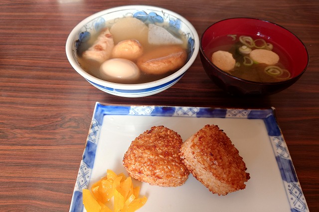 YCKホールでの食事