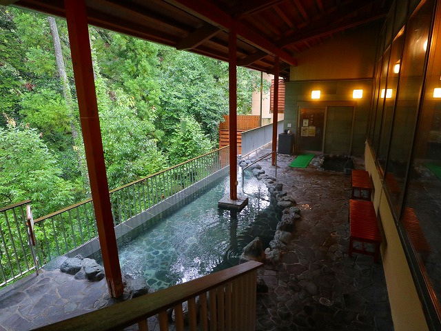 秋川渓谷瀬音の湯の女湯露天風呂