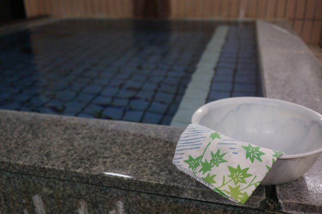 赤尾館の温泉と手ぬぐい