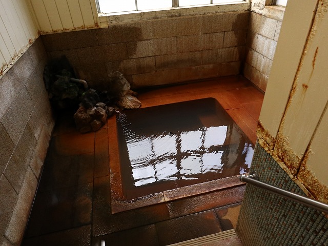 肘折温泉三春屋の1階の浴室