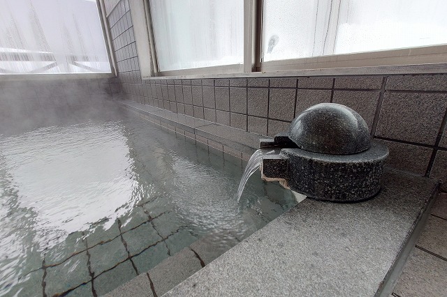 大井沢温泉の湯口