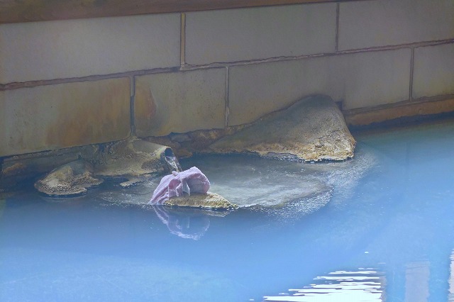 混浴内湯の湯口