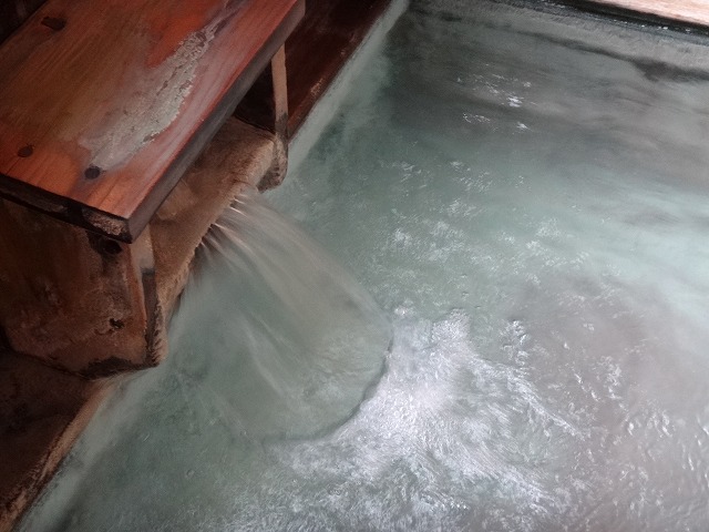 蔵王温泉　下湯共同浴場の湯口