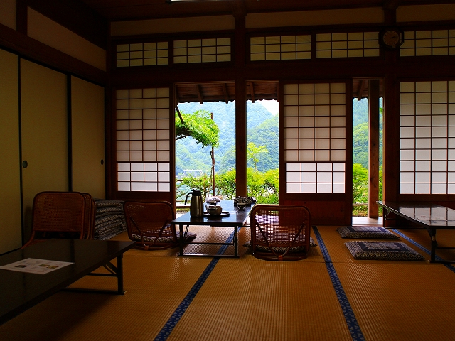 奈良田の里温泉 女帝の湯の休憩室