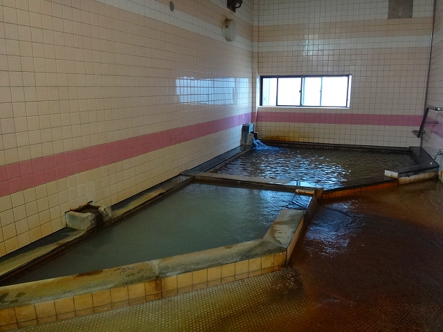 玉川温泉の浴室