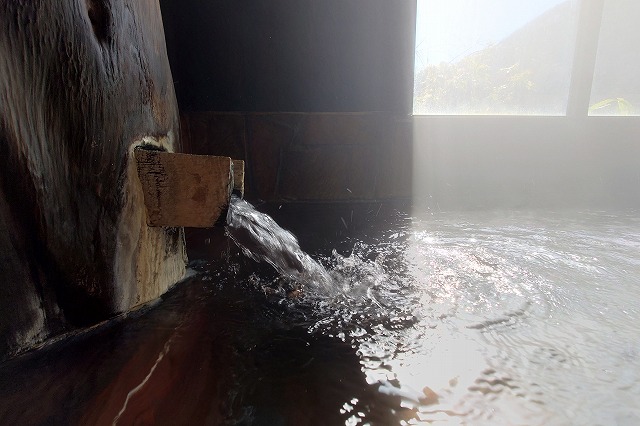 内湯の湯口