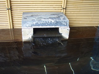 函館大沼プリンホステル 露天風呂の湯口