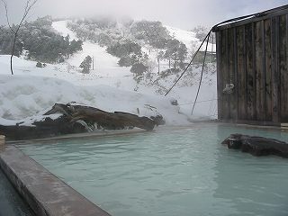 万座温泉ホテルの絶景露天風呂　極楽湯