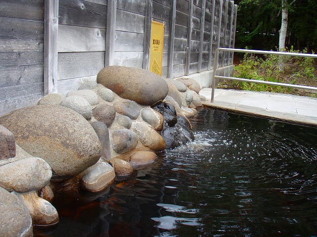 かんぽの宿十勝川のモール泉の露天風呂