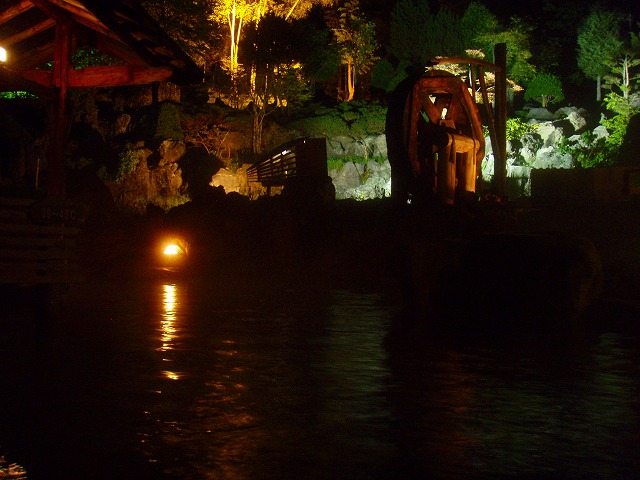 豊平峡温泉の夜の露天風呂