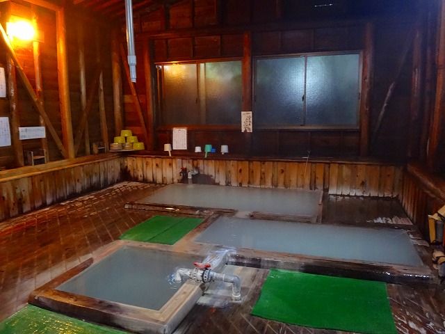 霧島湯之谷山荘の浴室