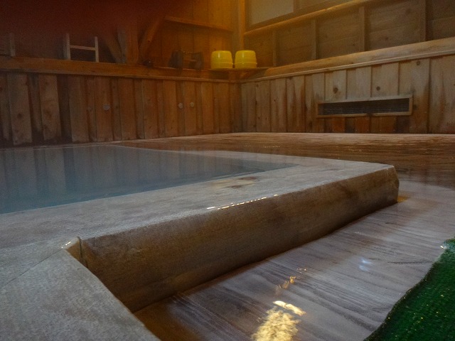 霧島湯之谷山荘の浴槽