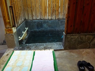 湯川内温泉かじか荘の下の湯の上がり湯浴槽