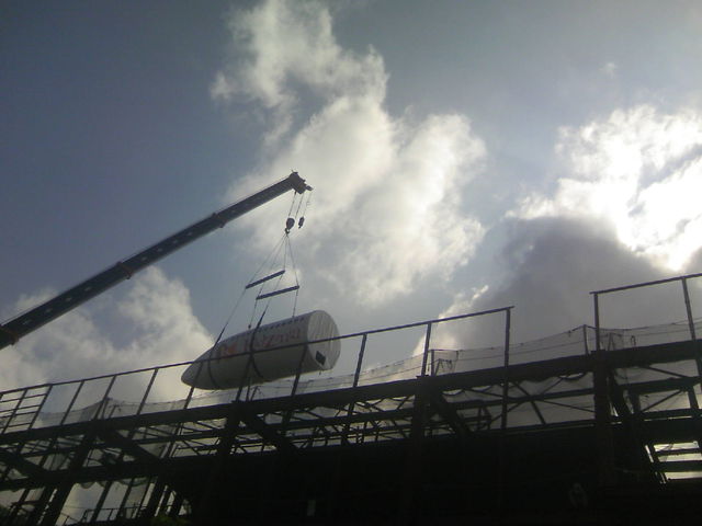 工事中のキッザニア甲子園　飛行機設置
