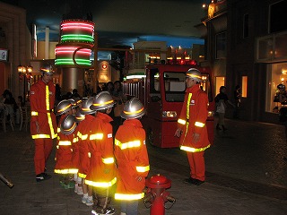 キッザニア消防士の整列