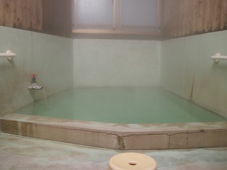 草津温泉　瑠璃の湯の浴室