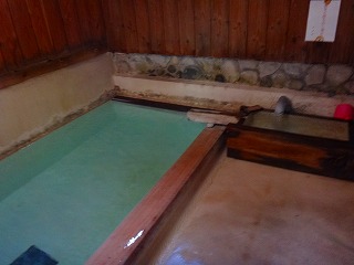 草津温泉　煮川の湯の浴室