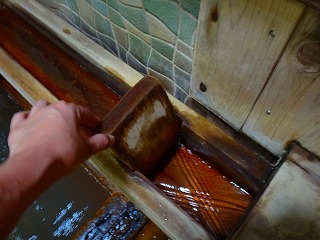 渋温泉初湯の湯口