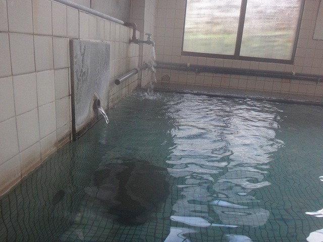野沢温泉秋葉の湯の浴室