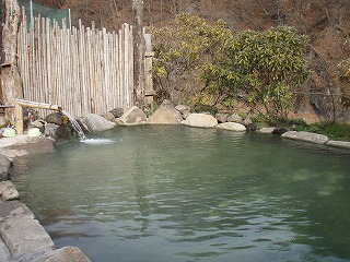 広く景色の良い京塚温泉