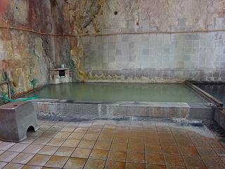 塩原温泉 大出館の混浴の鹿の湯