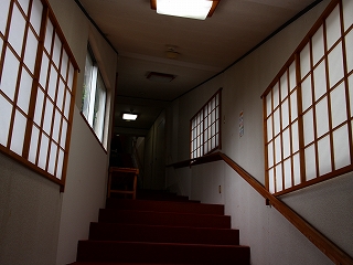 瀬波温泉 磐舟の階段