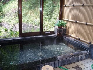 湯西川温泉湯西川別館の貸切風呂　鶺鴒の湯