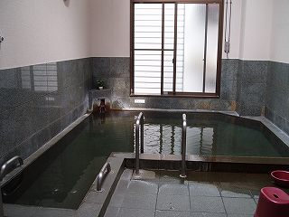 湯西川温泉湯西川別館の男湯大浴場